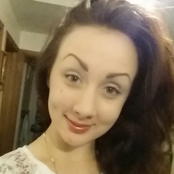 Meet your Posher, Leanna - Picture 1 of 1